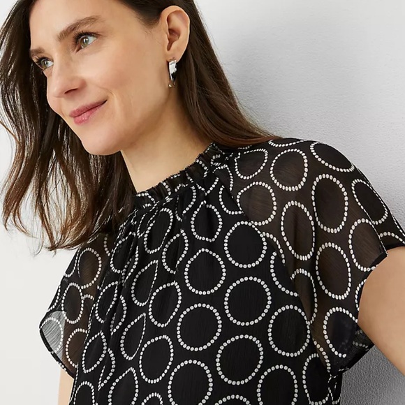 ANN TAYLOR Circle Shirred Raglan Top NWT - Picture 2 of 3